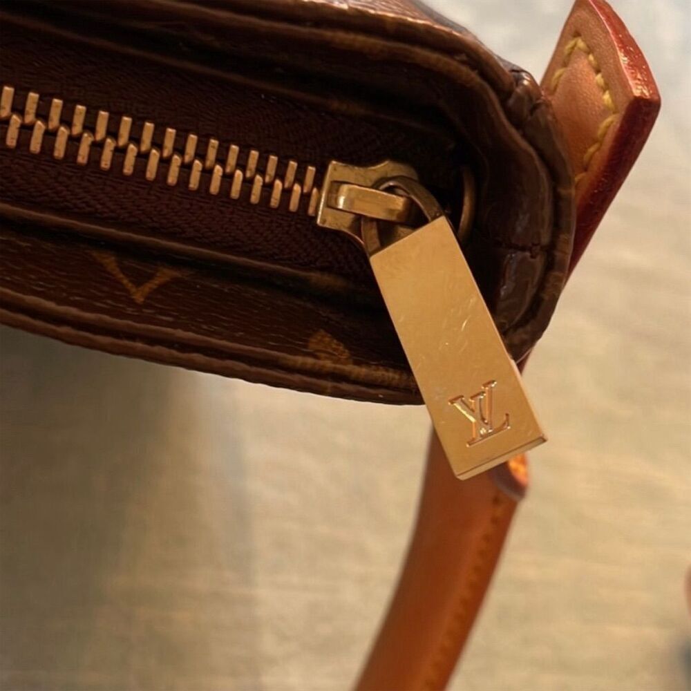 EUC Louis Vuitton Looping MM Shoulder Bag - Picture 5 of 10